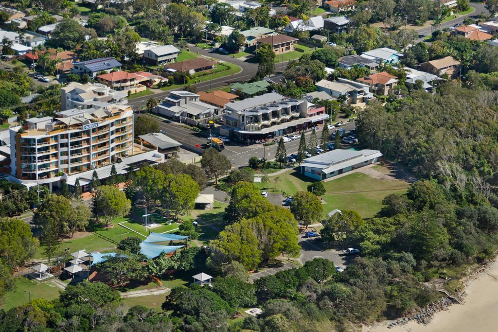 Santorini Twin Waters Hotel Mudjimba Exterior photo